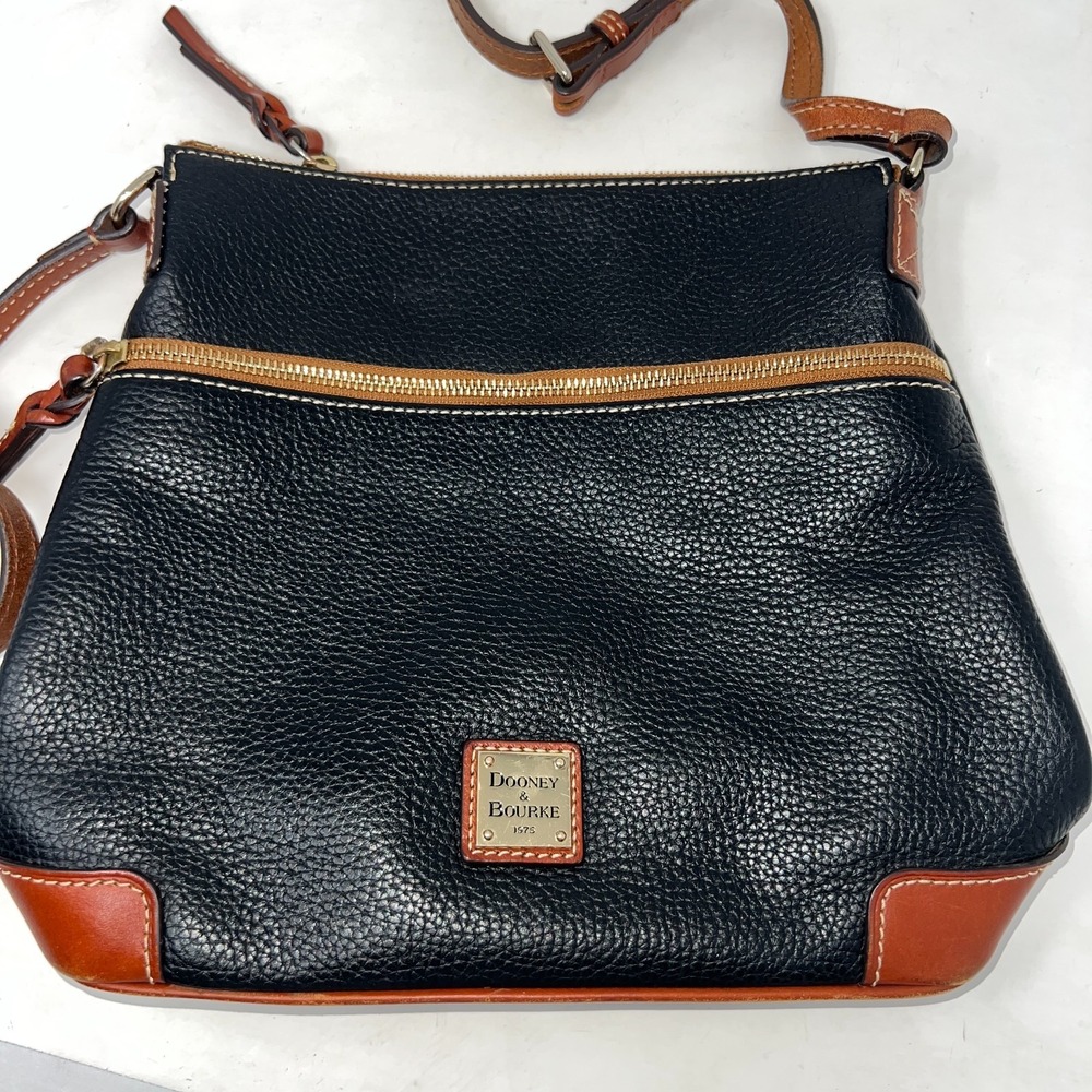 Dooney‎ & Bourke Black & Brown Pebble Grain Crossbody Bag Purse - Picture 2 of 16